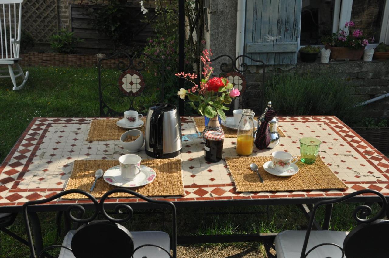 Bed and Breakfast La Pie Grieche Lucquy Exterior foto